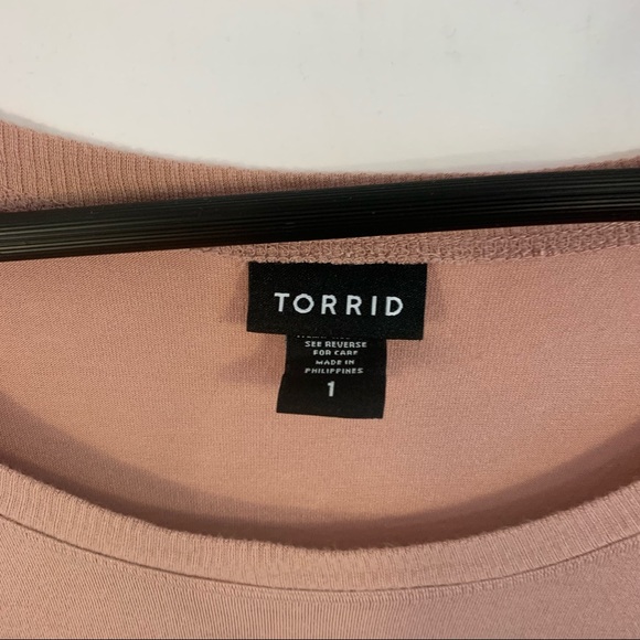 Torrid 1 Top Super Soft Ruffle Plus Size 1X Pink Stretch Blouse Pink Long Tunic - Picture 3 of 4